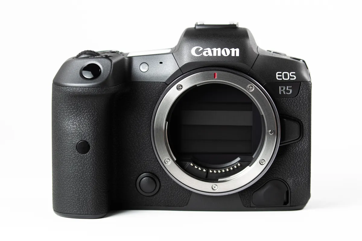 Canon EOS R50 Kit 18-45